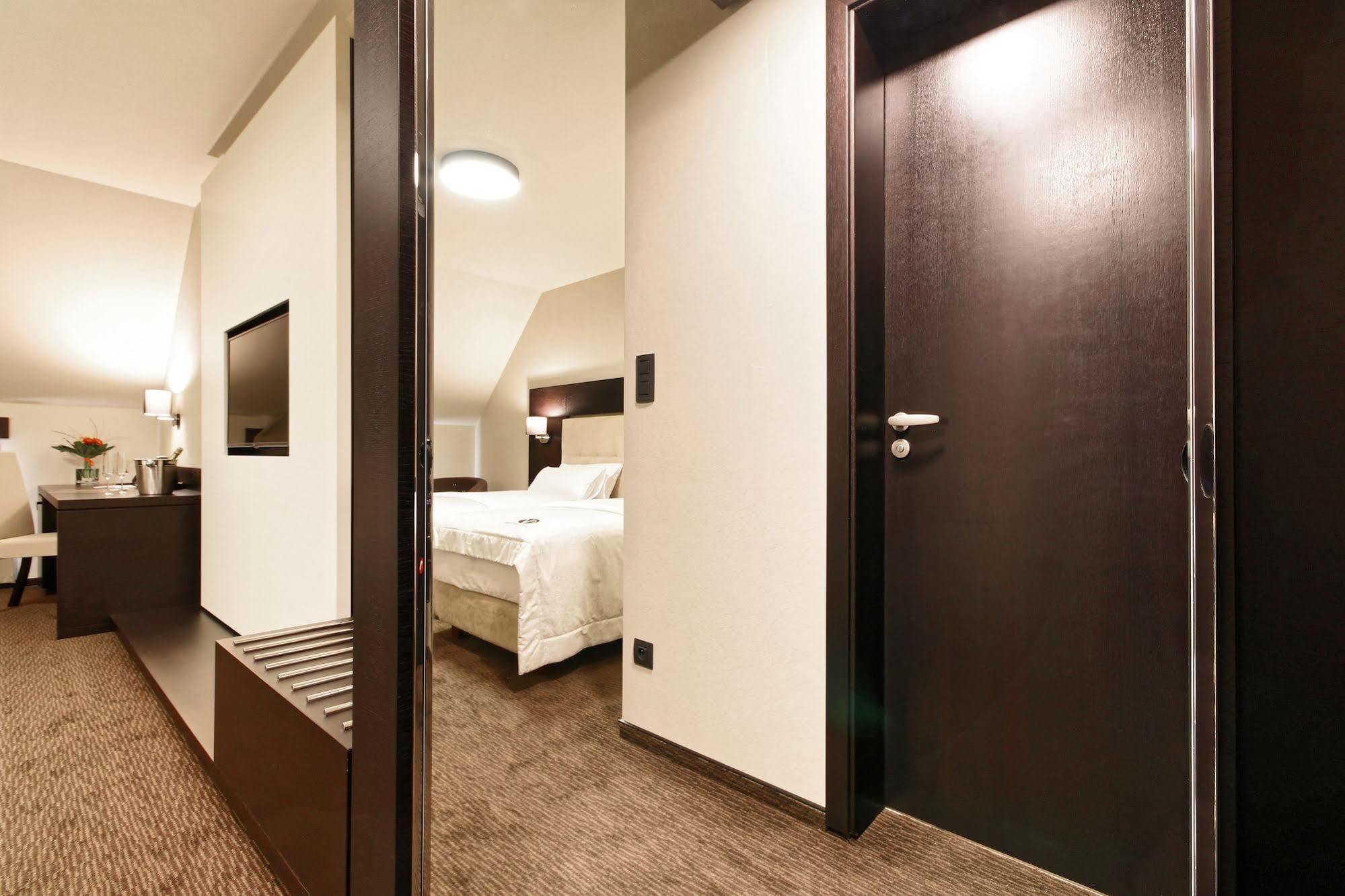 Hotel Victory Popuvky Εξωτερικό φωτογραφία